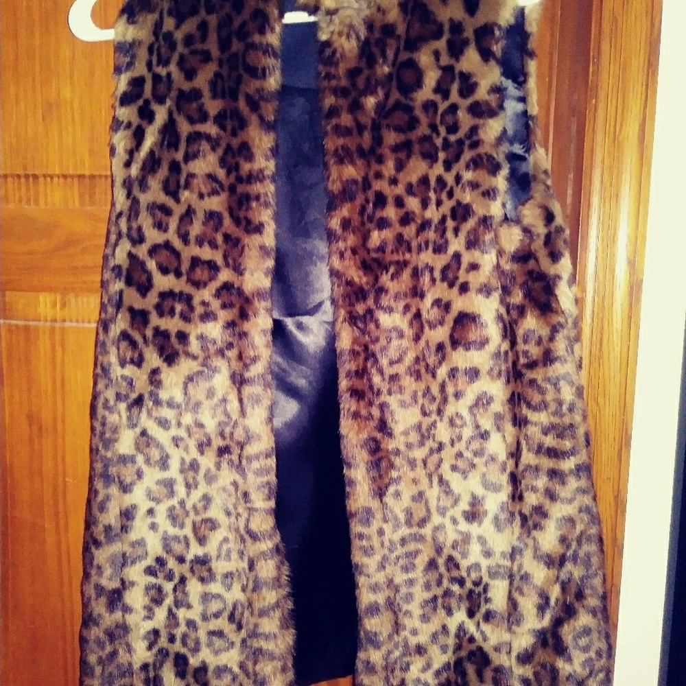 Leopard faux fur vest